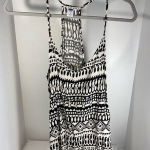 Beautiful Old Navy tank top, size large. Great for the beach or casual events.
